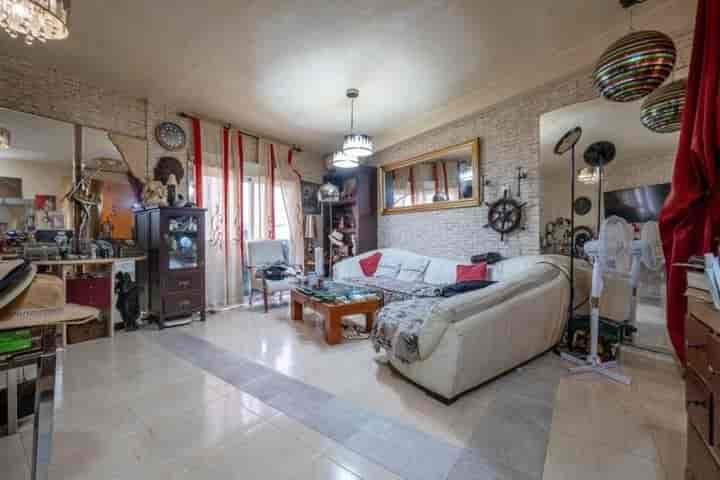 Stunning Central Granada Apartment - Perfectly Located!