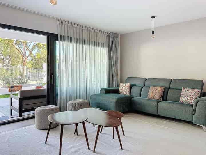 Charmante 3-Zimmer-Apartment in Las Mesas, Estepona