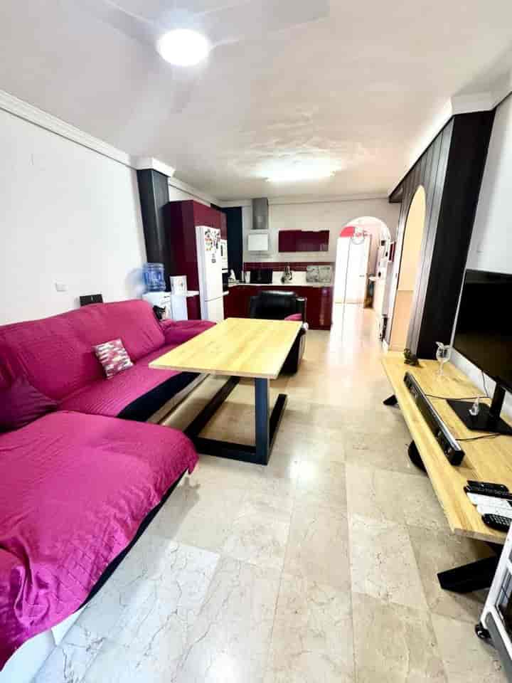 Dreibettzimmerwohnung in El Paraíso, Estepona
