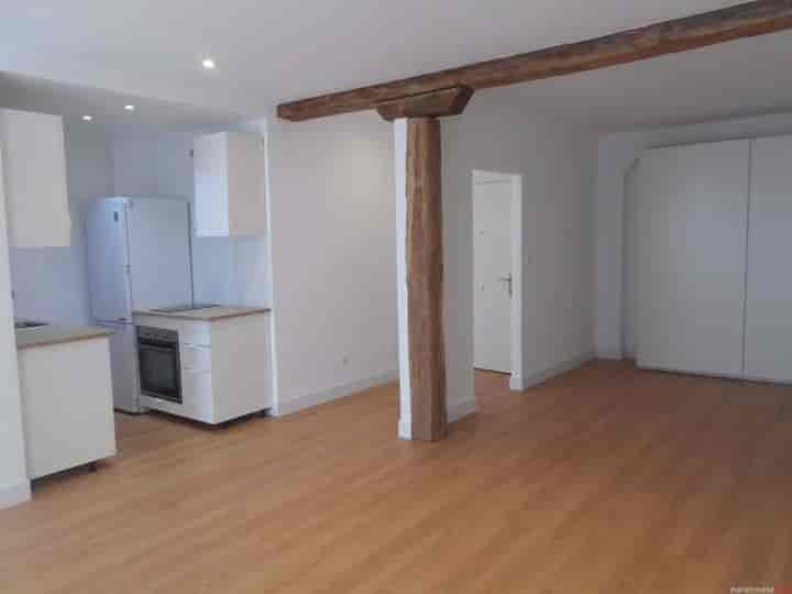 Charming Loft Apartment for Rent in Downtown - Ideal for Singles or Couples