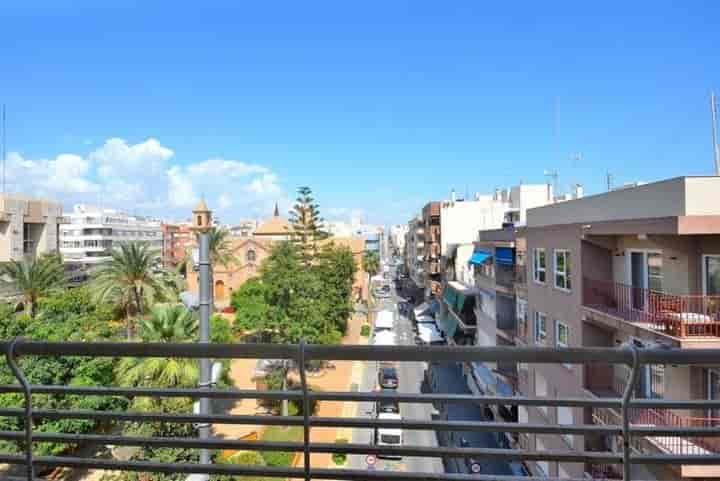 Spacious 4-Bedroom Apartment in Prime Torrevieja Location