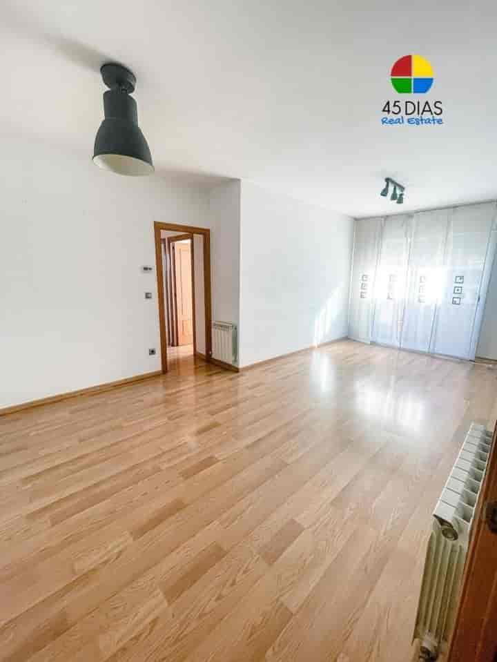 Bright and Spacious 3-Bedroom Apartment in the Heart of the City