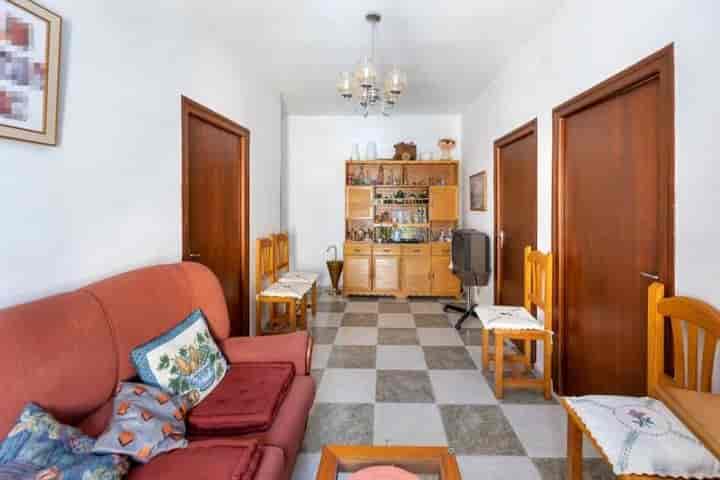 Charming 3-Bedroom Flat Near Parque García Lorca, Granada