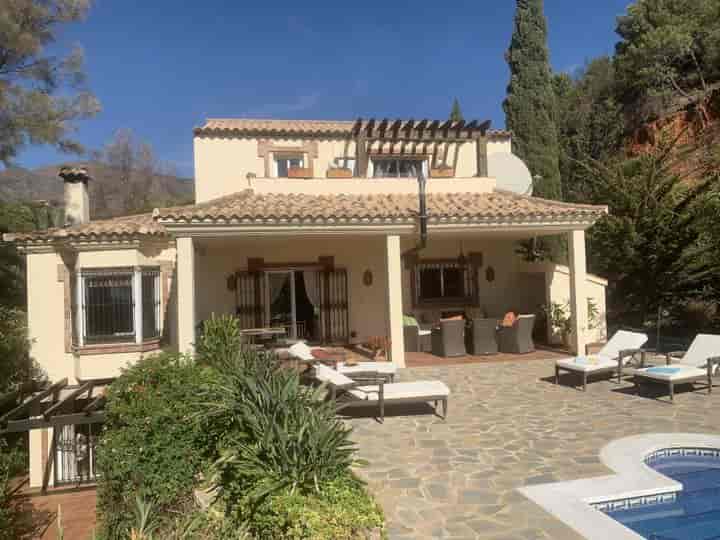 Atemberaubendes 3-Schlafzimmer Zuhause in Los Reales, Estepona
