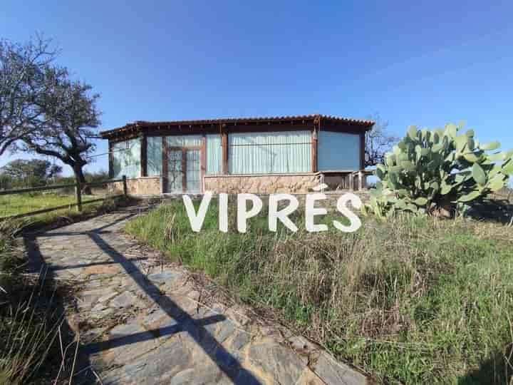 Charming 2.5-Hectare Rustic Finca in the Heart of Nature