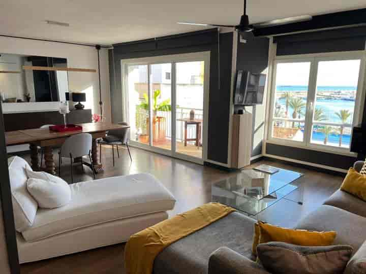 Cozy 3-Bedroom Corner Apartment in Torrevieja – Just 280m from the Beach!