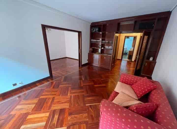 Spacious 4-Bedroom Flat in Peaceful Acebal Idígoras, Bilbao