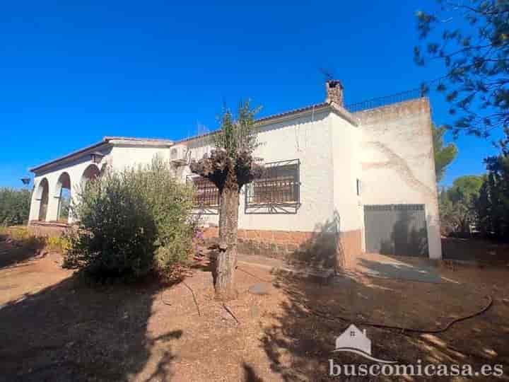 Charming 3-Bedroom Home with Pool in Baños de la Encina, Jaén