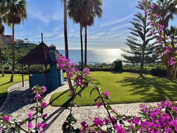 Sunny Seaside Apartment in Almuñécar - Playa Galera