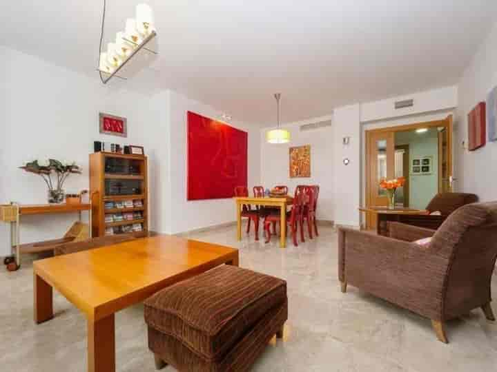 Stunning 3-Bedroom Home 500m från stranden i Málaga