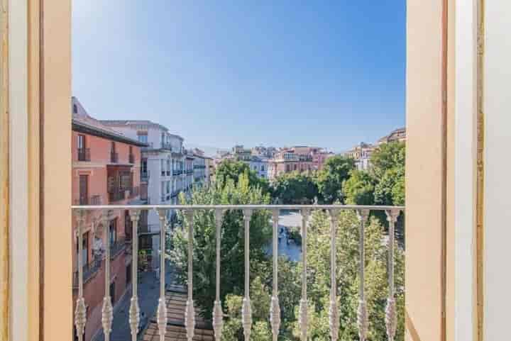 Stunning Triplex Loft in the Heart of Granada with Sierra Nevada Views!