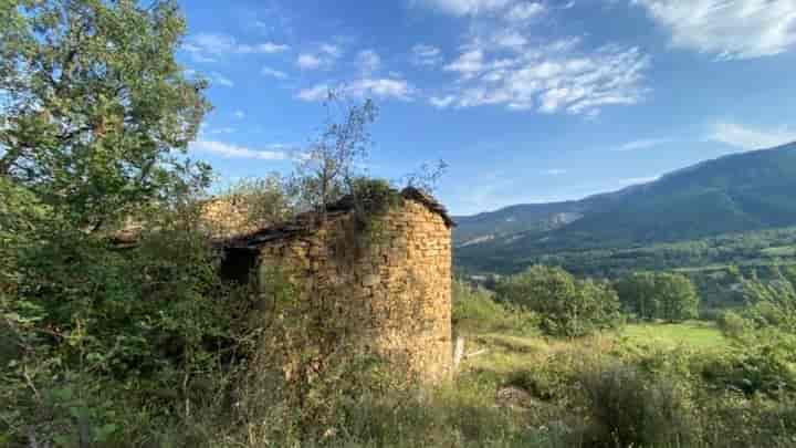 Parcel in Tranquil Pyrenees Village with Stunning Mountain Views