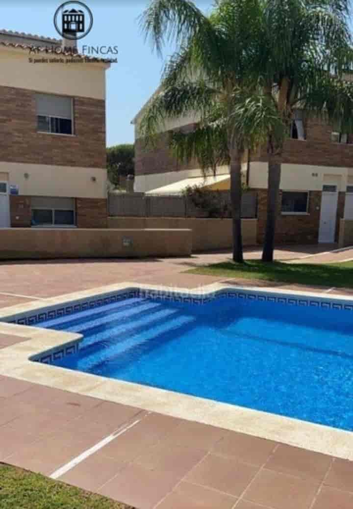 Charming Home with Pool & Parking in Calafell, El Vendrell