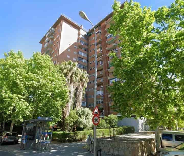 Spacious 4-Bedroom Apartment in Carabanchel-Abrantes!