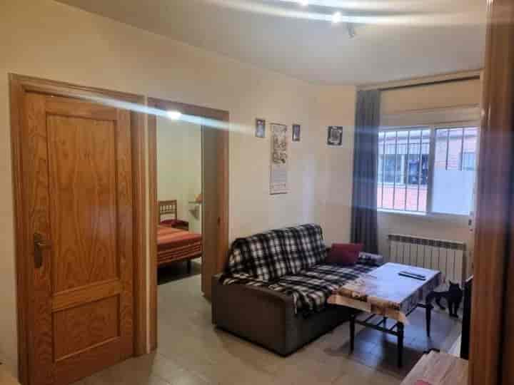 Charming Ground Floor Apartment for Sale in Alcalá de Henares