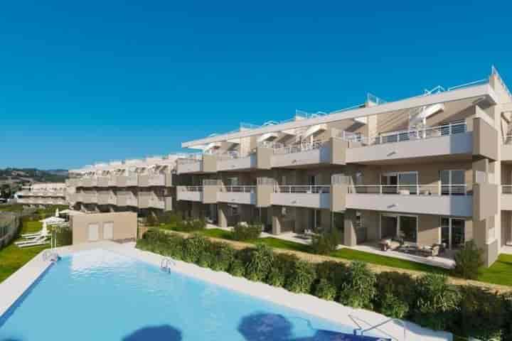 New Construction Apartment in Estepona Golf