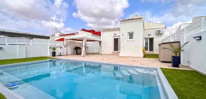 Stunning Renovated Villa in San Luis, Just Outside Torrevieja