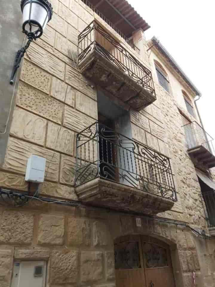 Charming Detached Home in the Heart of Maella, Zaragoza