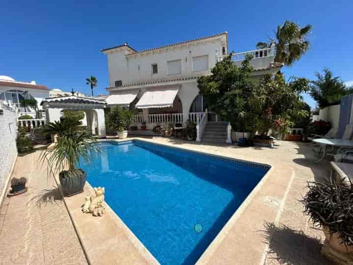 Stunning Villa with Panoramic Views in Villamartin