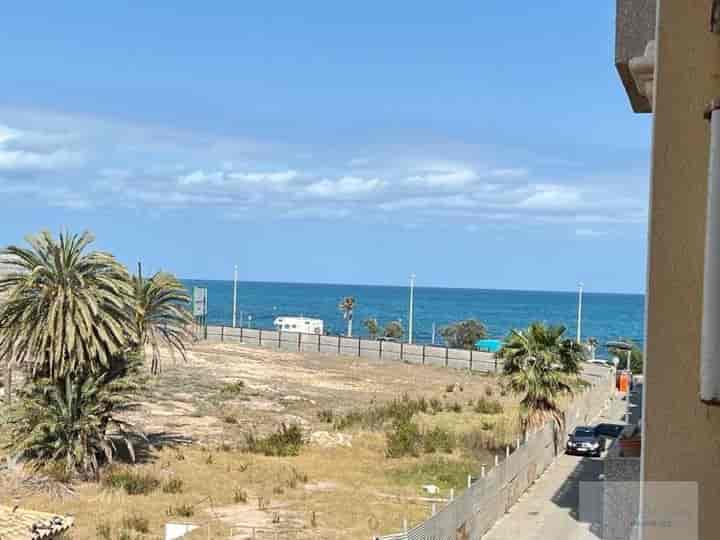 Beachside Bliss in Costa Blanca: 2-Bedroom Apartment Steps from the Sand