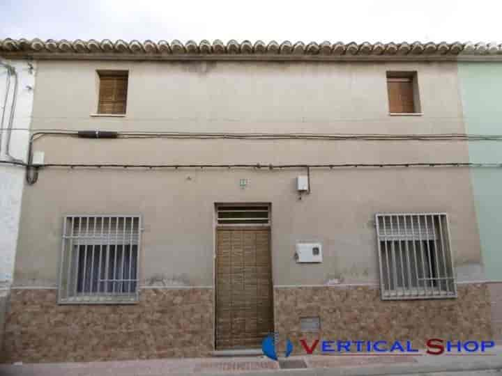 Charming 3-Bedroom Home in Caudete, Albacete