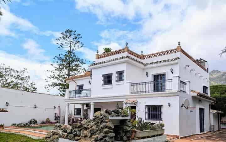 Atemberaubende Villa mit 7 Schlafzimmern in Marbella – Ihr Traum-Home erwartet Sie!