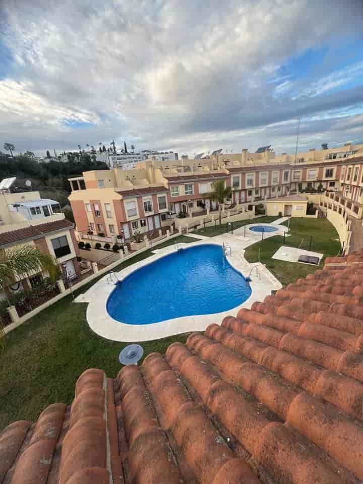 Bright Townhouse in Almayate's Urbanización El Capitán