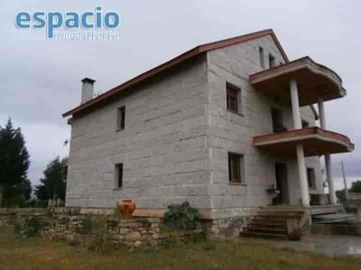 Chalet Paradise in Dehesas - Your Dream Home!