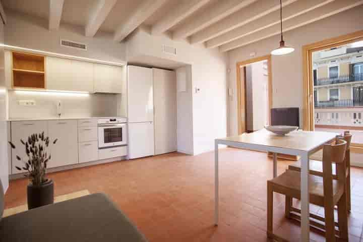 Charming Studio in Poblenou, Barcelona - Available for Seasonal Rental!