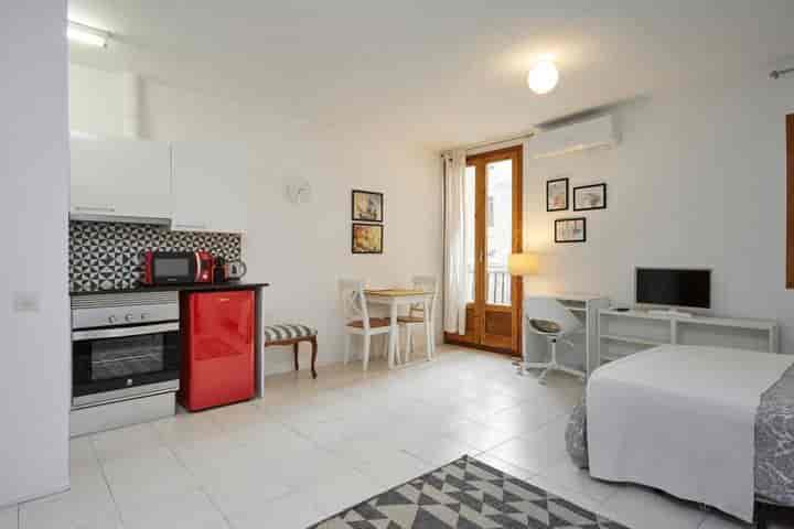 Charming Loft in Sant Pere, Ciutat Vella – Perfect Short-Term Stay!