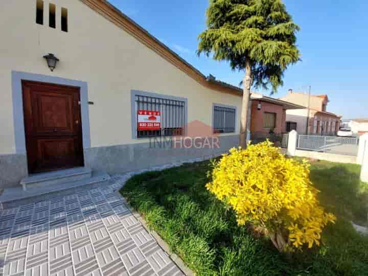 Spacious Home in Mamblas, Ávila - Price Negotiable!