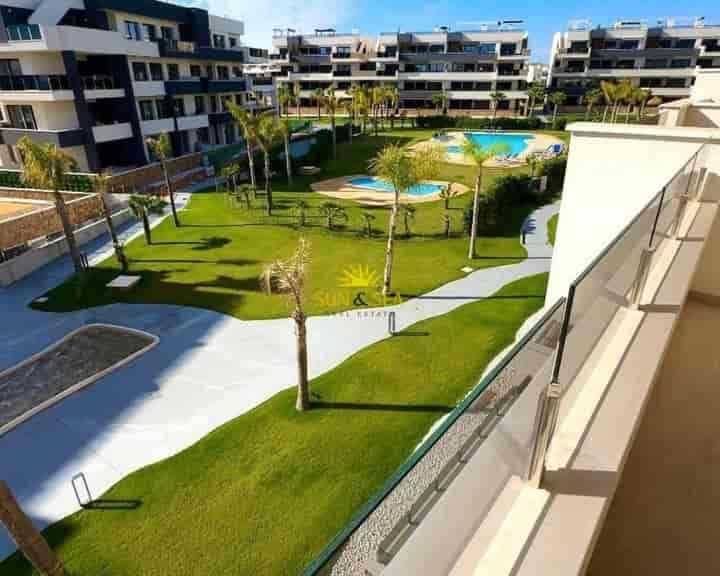 Chill Out in This Modern 2-Bedroom Apartment in Orihuela Costa!