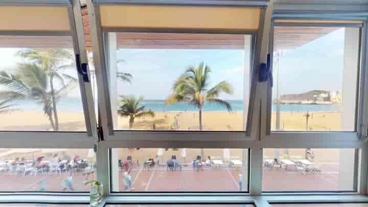 Exclusive 3-Bedroom Apartment in Las Canteras, Las Palmas