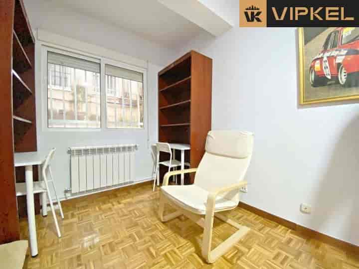 Modern 3-Bedroom Apartment in Santiago de Compostela