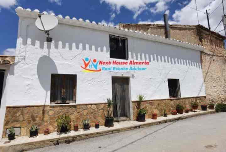 Charming Two-Story House in Las Vertientes, Granada Province