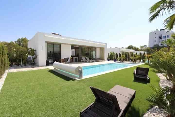 Luxury Villa in Las Colinas Golf & Countryside, Granado II