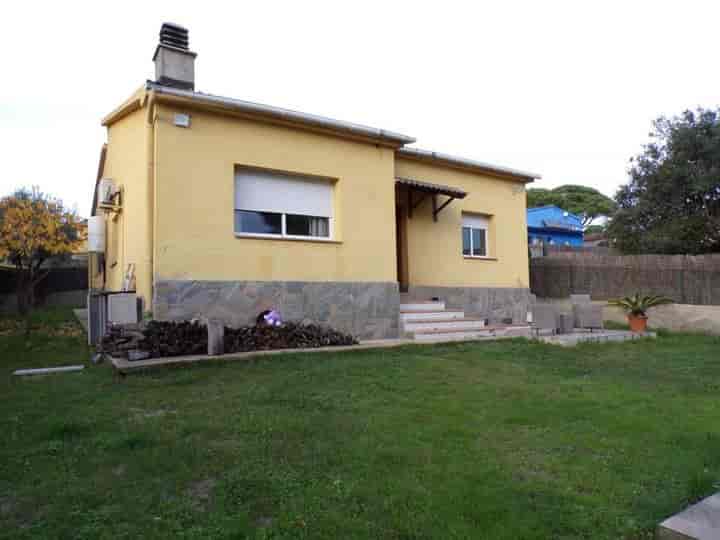 Charming 3-Bedroom House in Maçanet de la Selva