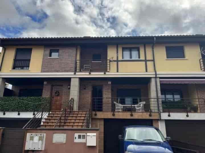 Charming Townhouse in Ría del Pas, Boo de Piélagos