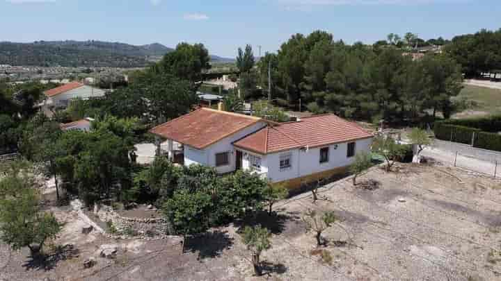 Charming Detached Country House in Caudete with Stunning Views