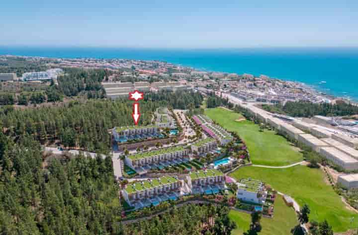 Atemberaubende Süd-Facing Villa unter Bau am El Chaparral Golf, Costa del Sol