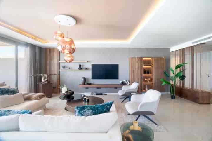 Luxury Living in Nueva Andalucia, Marbella: Modern 2-Bedroom Apartment