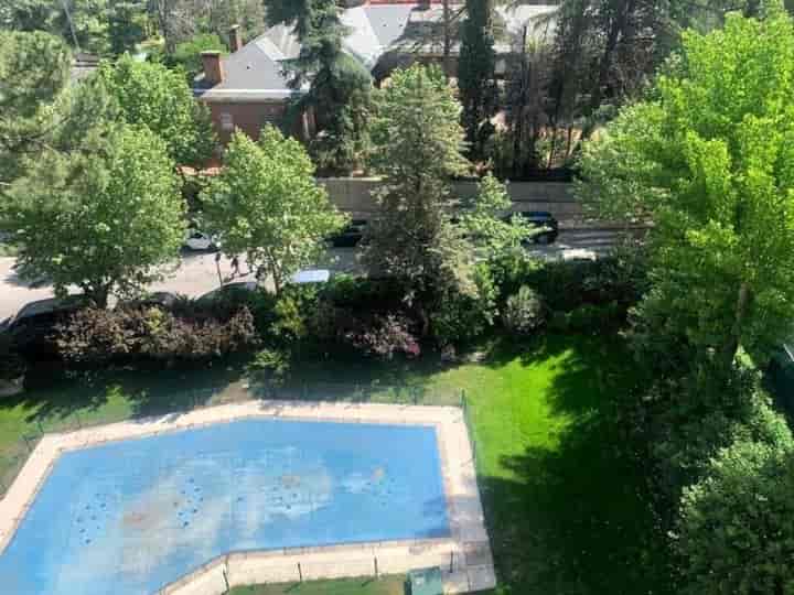 Stunning Penthouse in Puerta de Hierro, Madrid – Unbeatable Views!