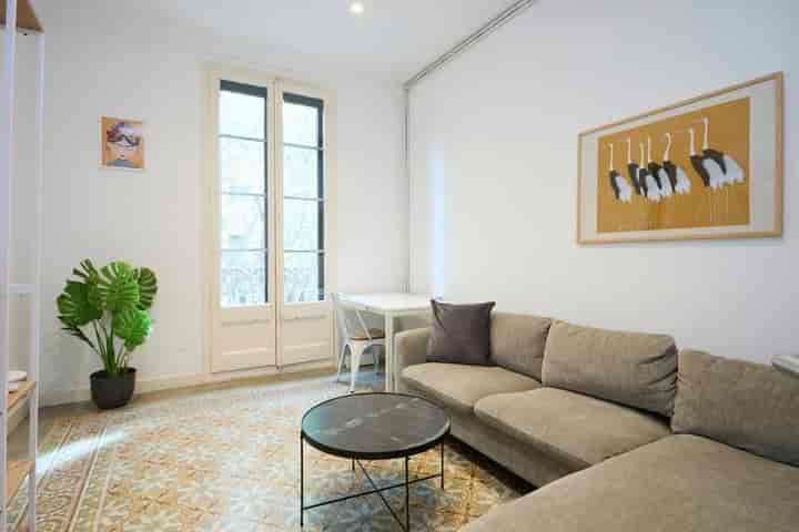 Charming Eixample Sant Antoni Apartment for Seasonal Rental