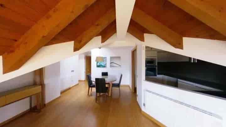 Charming Renovated Apartment in Puigcerdà, Girona - Move-In Ready!