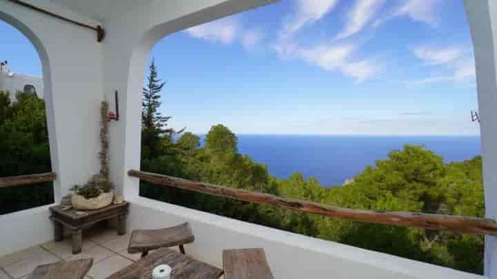 Stunning Duplex with Breathtaking Sea Views in Serene Rural Escape