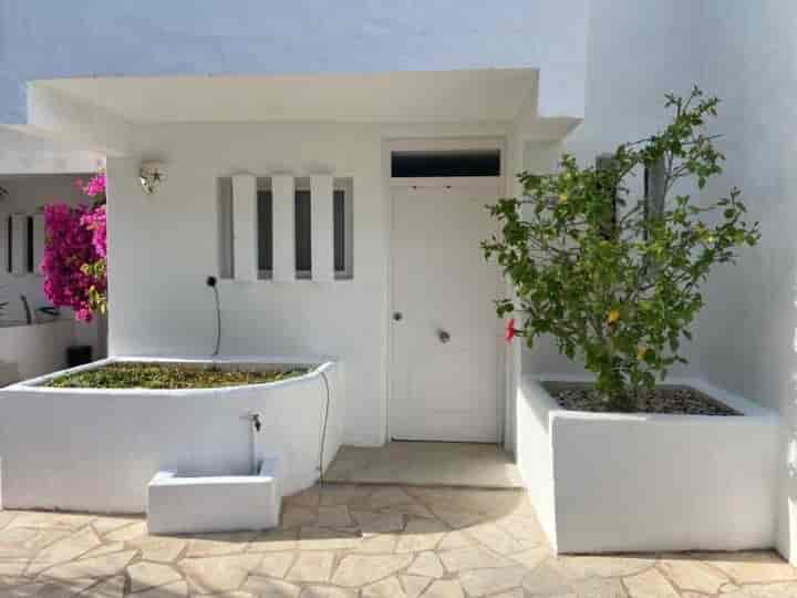 Charming 2-Story Townhouse in Isla Blanca, 75m² Oasis