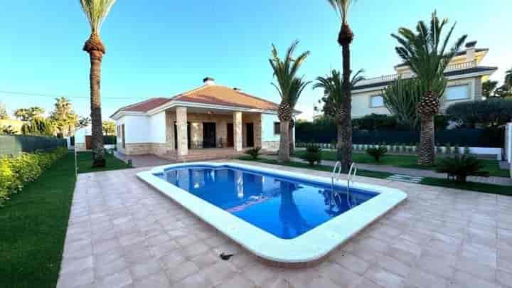 Stunning Luxury Villa in Cabo Roig – Just Steps from the Beach!