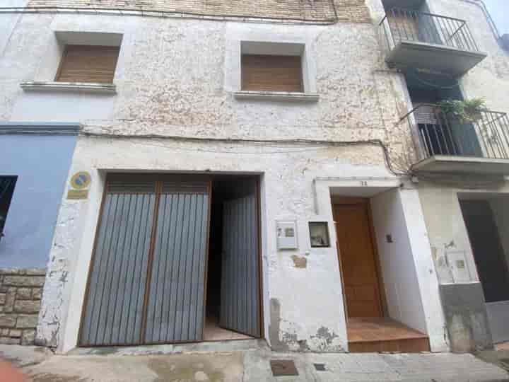 Céntrica Casa de 5 Habitaciones en Almudévar – ¡Gran Oportunidad!