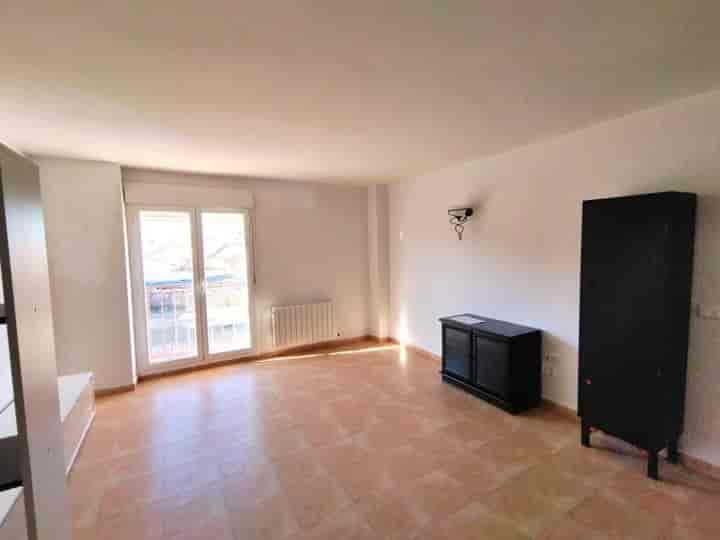 Charming 3-Bedroom Flat in La Higuera, Segovia