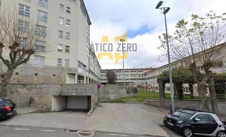 Charming 2-Bedroom Apartment in Lavadores, Vigo - Perfect for Living or Investment!